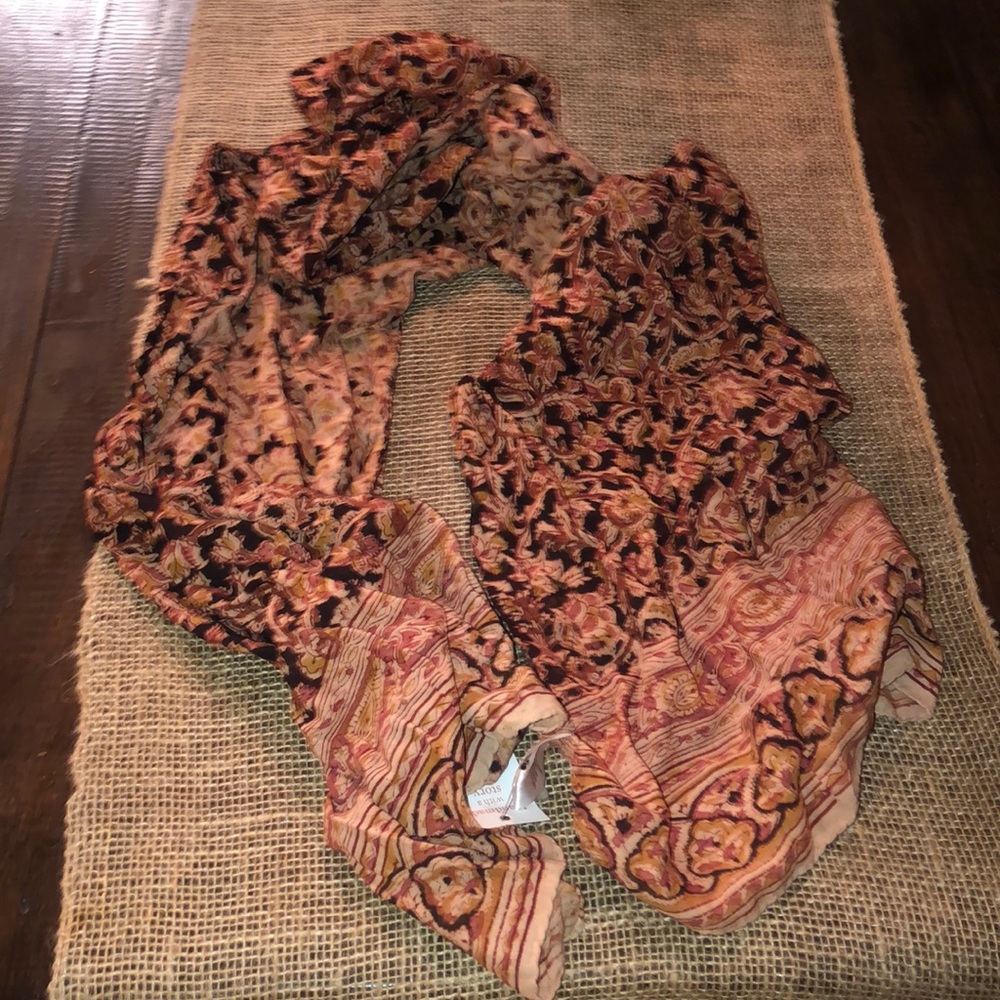 Scarf - Picture 2 of 3